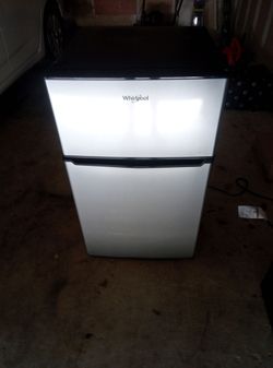 Mini fridge