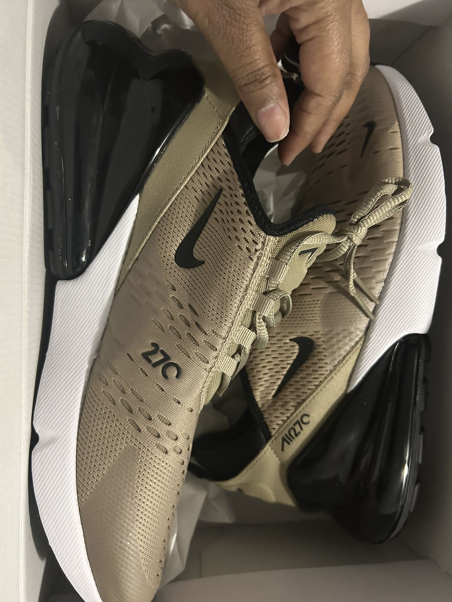 Brand New With BOX Nike 270 Men 10.5