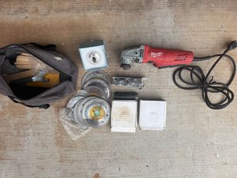 Milwaukee Grinder 11 Amp 4-1/2" Small Angle
