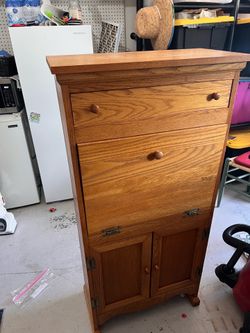 Wood hutch