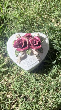 Heart-Shaped Ceramic Trinket Box with Roses
