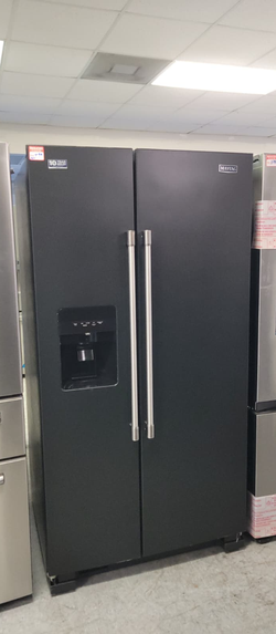 Maytag Side‑by‑Side Fridge – Black Stainless, Ice/Water Dispenser