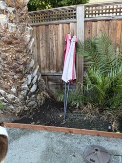 Patio Chairs With Pull Out Recliner And 2 Half Umbrellas With Stands