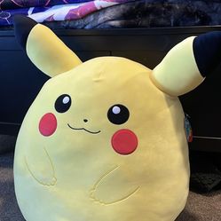 New With Tags Giant Pikachú