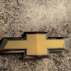 2018 Chevy Emblem (stock) 