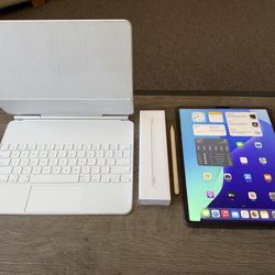 iPad Pro 12.9 5th Gen - 256gb Cellular - w/ Apple Pencil & Magic Keyboard