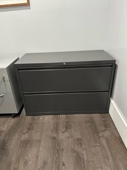 2 DRW Lateral File cabinet