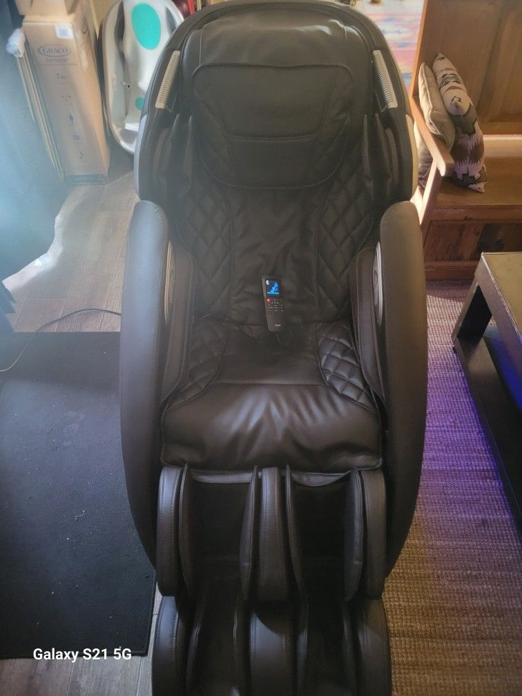 Osaki 4000xt massage chair.