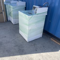 Top Load Commercial Coin Op Washer 