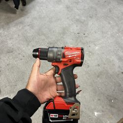 Milwaukee M18 Fuel 18V Lithium-ion Brushless Cordless 1/2 In. Hammer Drill/Driver Tool And Battery 