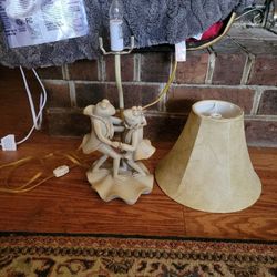 Vintage Dancing Prince And Princess Frog Lamp 