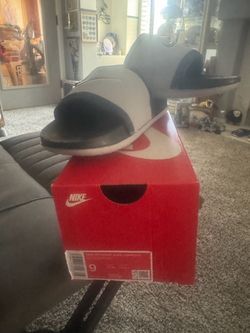 DALLAS COWBOYS NIKE SANDALS SIZE 9