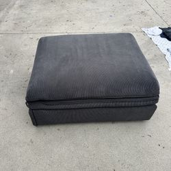 Ottoman ( Turns  Into  Bed) 