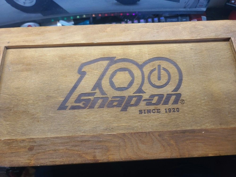 Snap On 100th Anniversary Poker Set