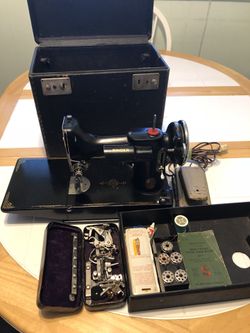 Featherweight singer sewing machine