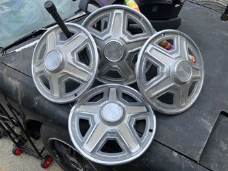 Ford Mustang Hubcaps