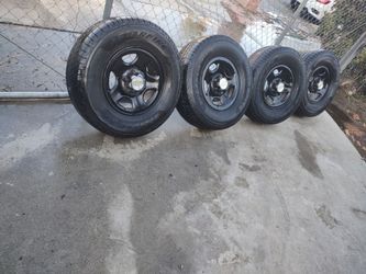 Chevrolet LT265/75R16 Starfire Solarius HT Wheels and Tires