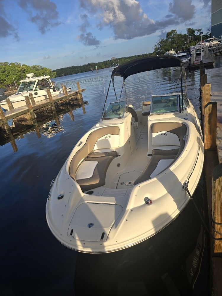 2006 Sea Ray Sundeck 26ft