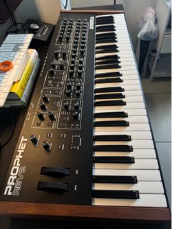 Prophet Rev2 Sequential keyboard