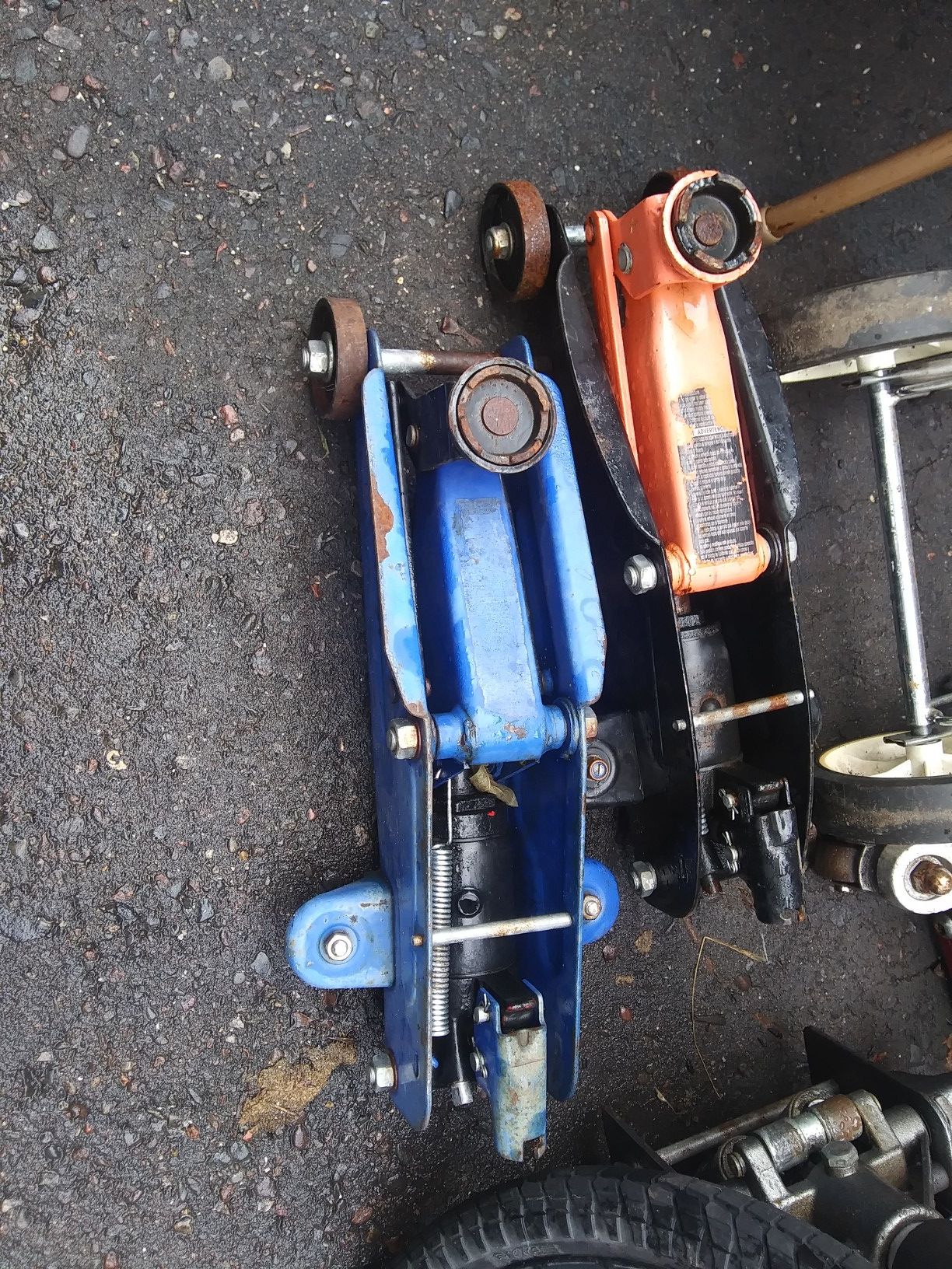 Hydraulic Jack, w handle(not in pic)
