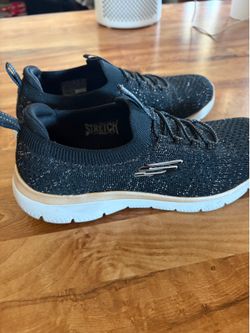 Very gently used women’s size 5 slip on Skechers tennies - $25 obo - 67th ave/Bell