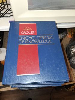 Grolier Encyclopedia of Knowledge Set