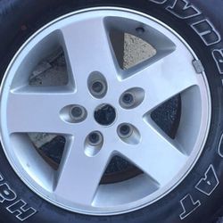 5- 17” Factory Jeep Wrangler Aluminum wheels
