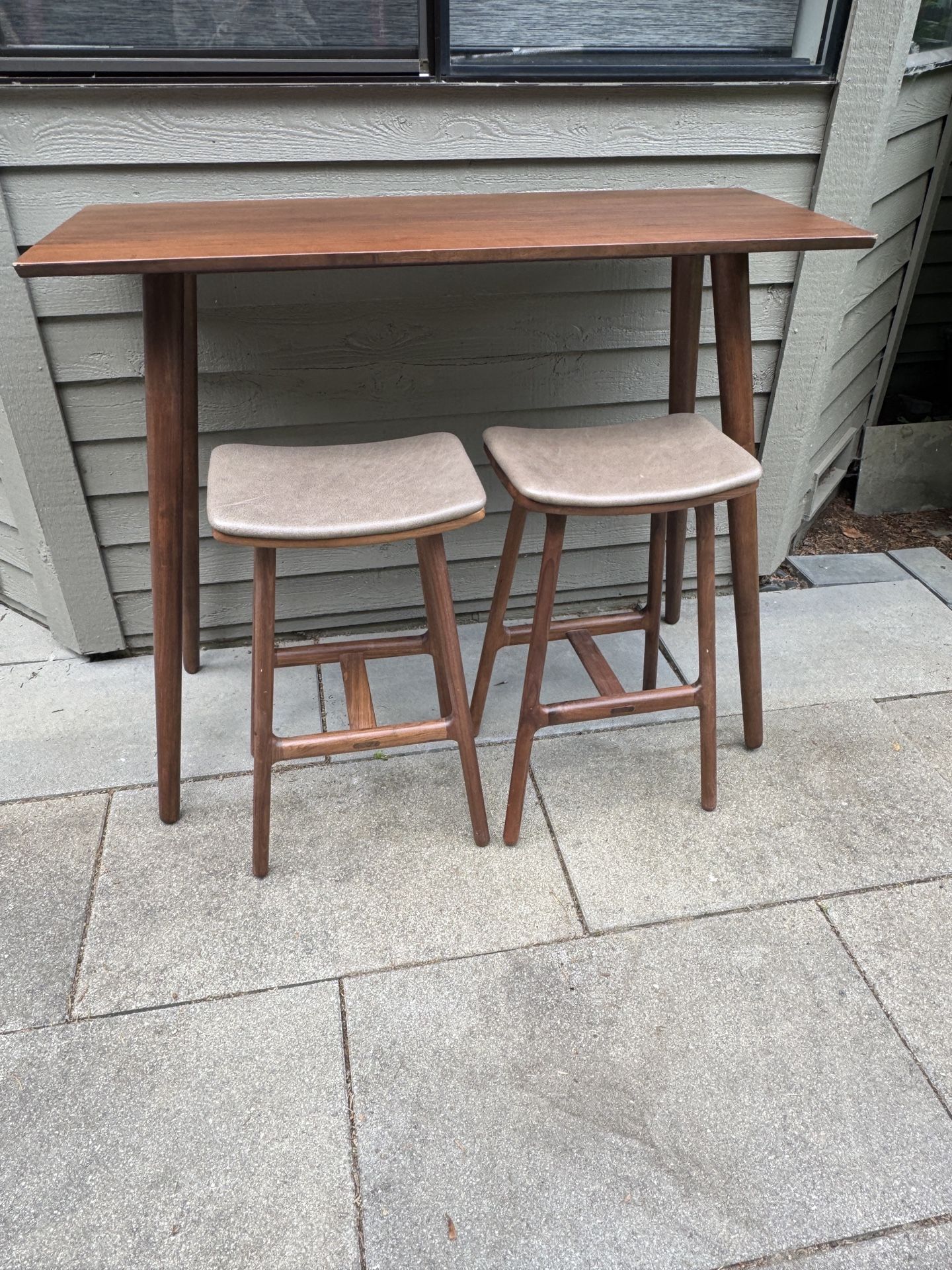 Walnut Bar Table With 2 Bar Stools