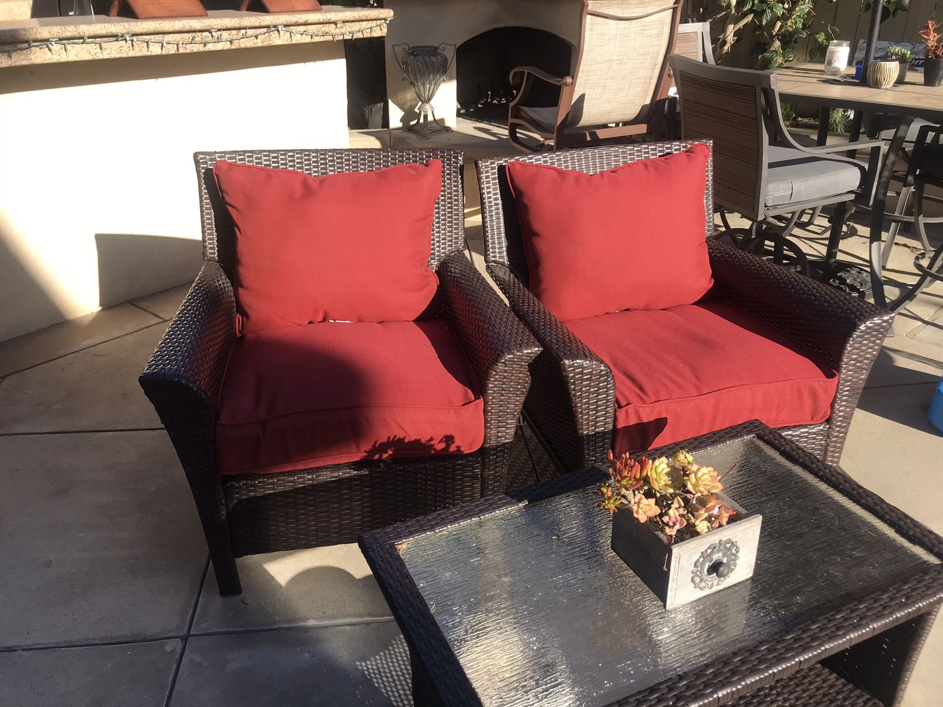 Beautiful sturdy out door set brand. New cushions