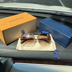 Louis Vuitton Party Square Sunglasses