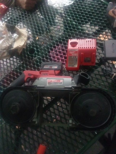 Milwaukee M18 Fuel Dual Cut Band Saw With Battery And Charger