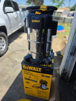 Dewalt Aspiradora de Acero Inoxidable Húmedo/seco de 8 Galones y 4.0 HP