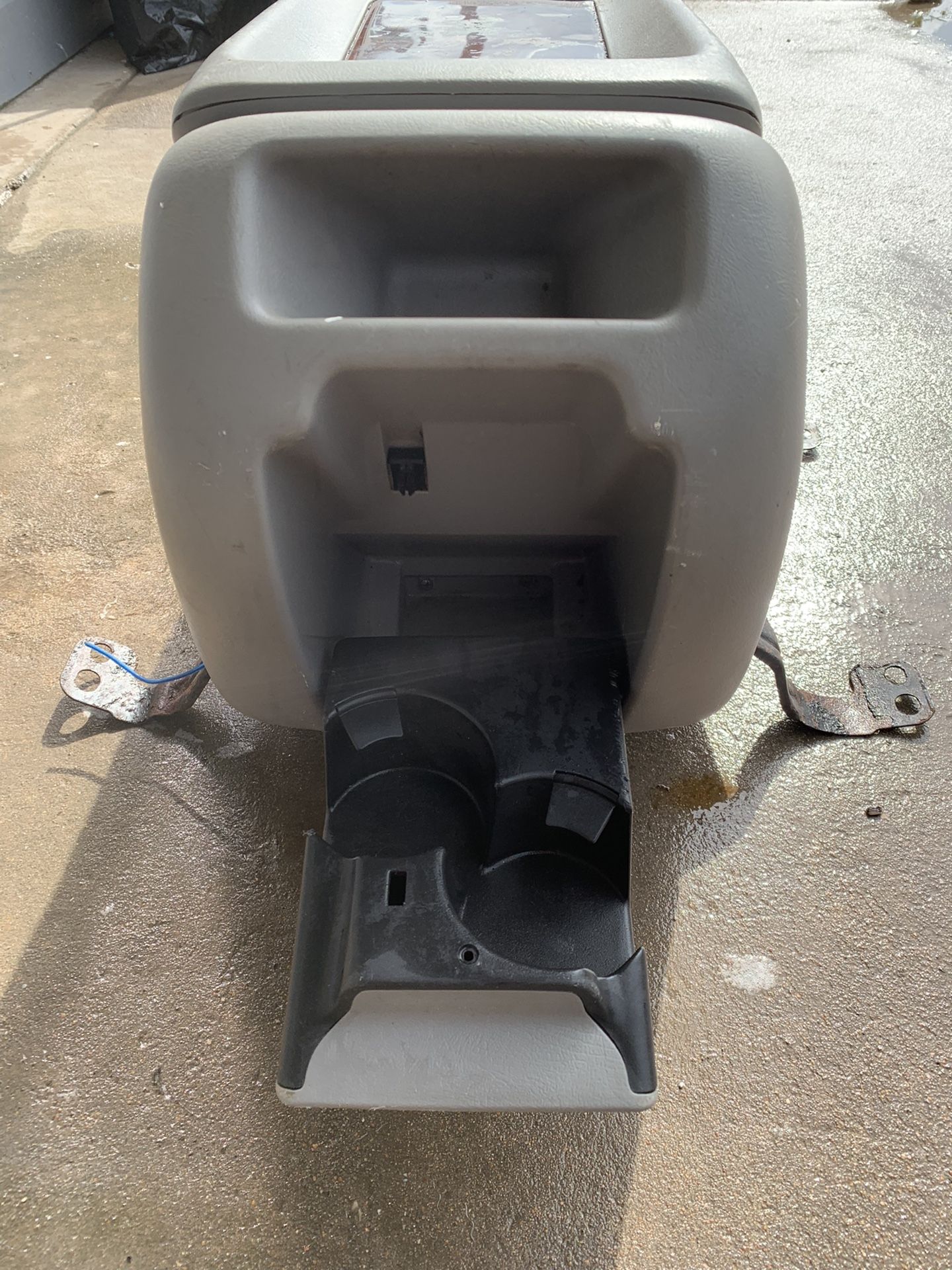9906 Chevy Silverado Center Console for Sale in Houston, TX OfferUp