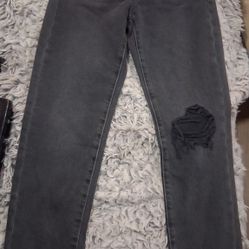 LEVI'S JEANS - 24 X 28 ( WOMEN'S )