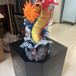 Shiny Gyrados Pokemon center Worlds Exclusive Figure!