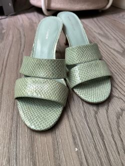 Size 10 women’s shoes