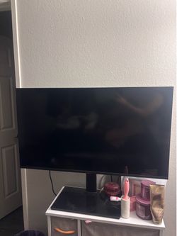 40inch Insignia fire tv with mount stand!