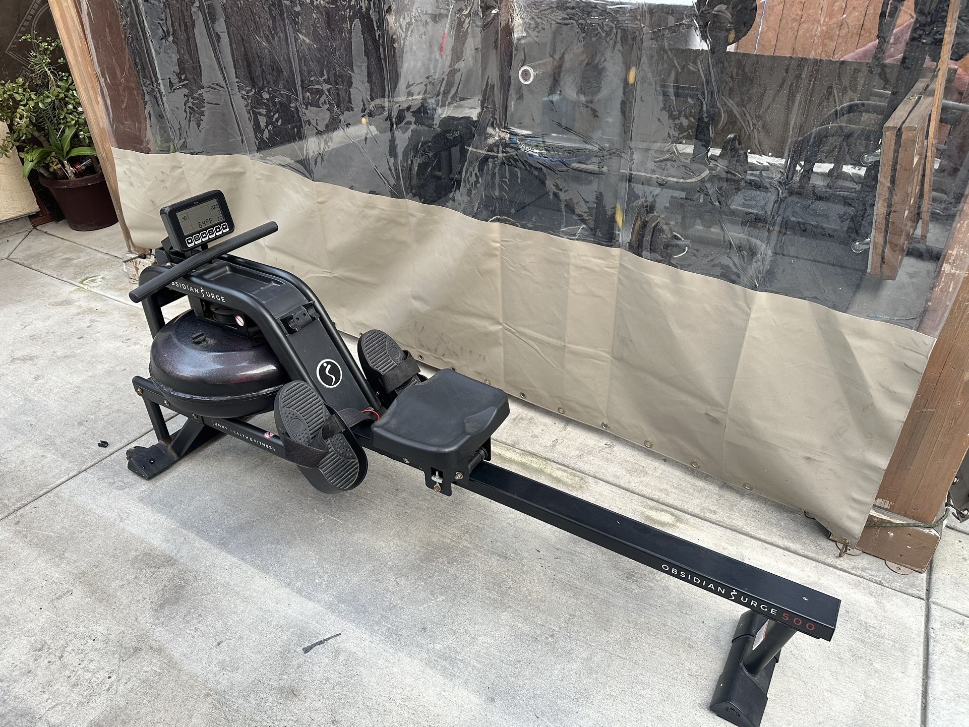 Fitness Obsidian Surge 500 Water Rowing Machine