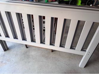 Queen headboard with free footboard (read the details)
