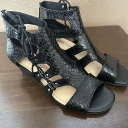 Bella Vita Womens Wedge Shoe Size 7.5 WW 