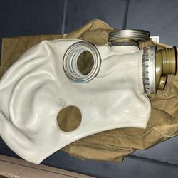 GP-5 GAS MASK RUSSIA (Military/War, Hobby, Etc)