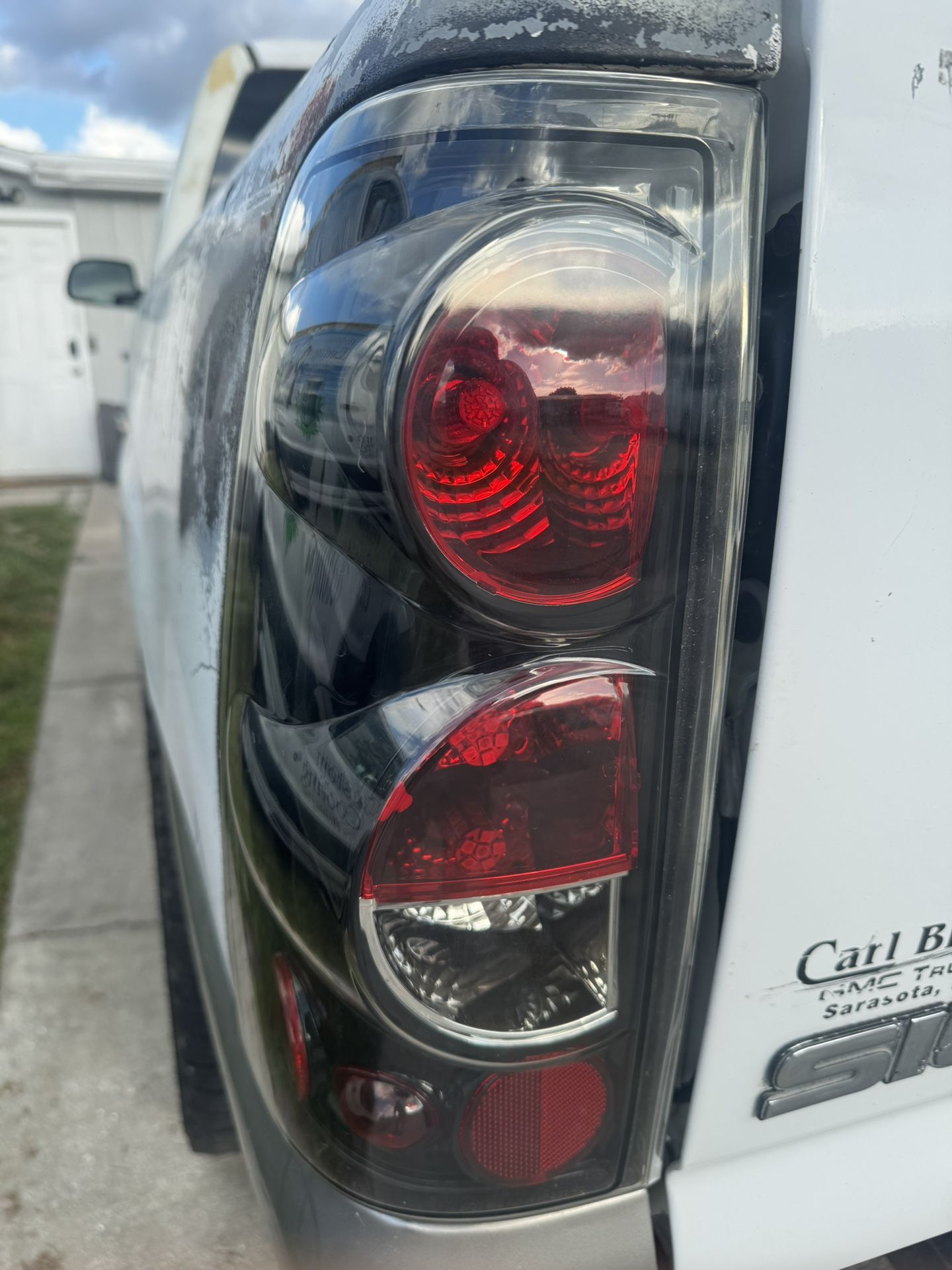 99-07 Silverado Tail Lights