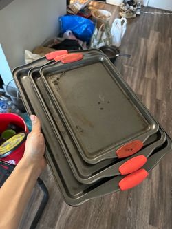 Baking pans