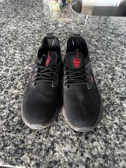 Working tennis shoes.