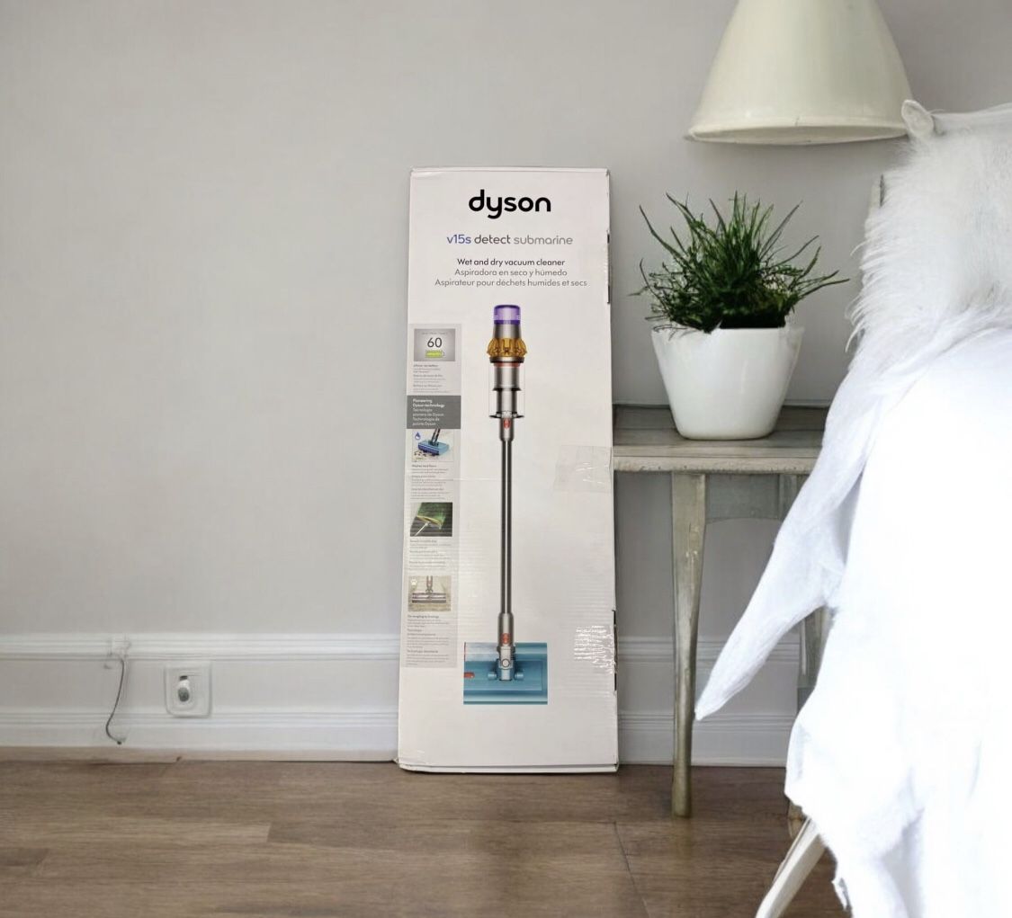 Dyson V15s Detect Submarine cordless vacuum w/ 10 accessories