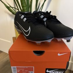 New Women’s Nike Cleats 