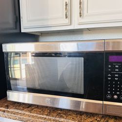 Microwave ( Brand : Kenmore) 