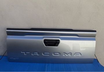 Toyota Tacoma Tailgate V6 / 4x4