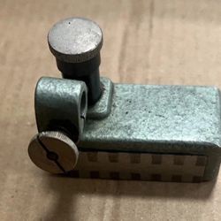 Magnetic base with V-groove Three-sided magnet Machinist indicator holder