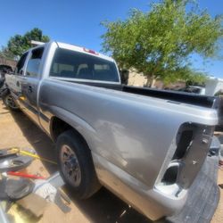 2005 Gmc Sierra For Parts 